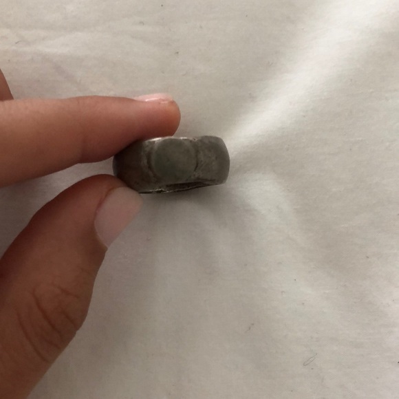 Silver ring - Picture 2 of 2